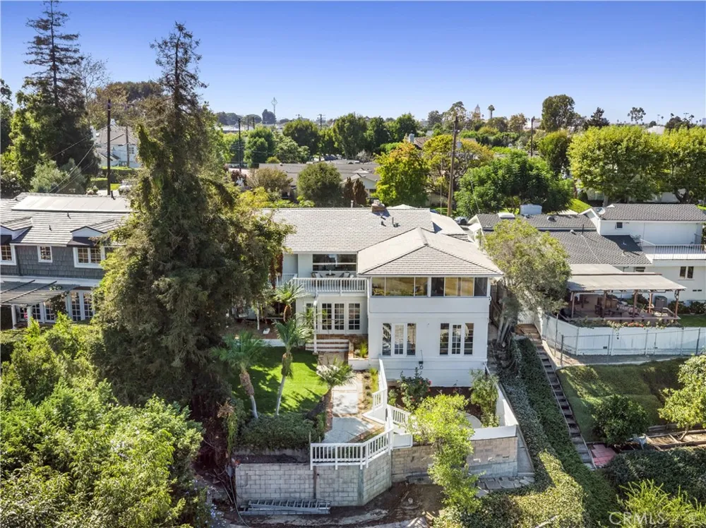 608 Saint James Place Newport Beach, CA 92663
