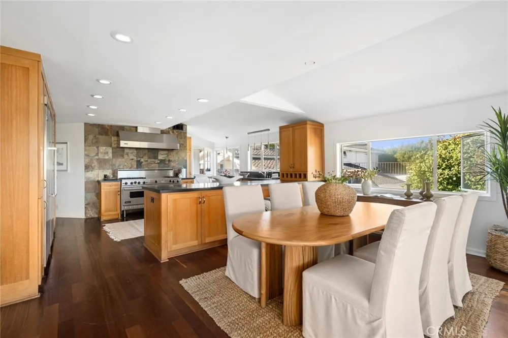 608 Saint James Place Newport Beach, CA 92663