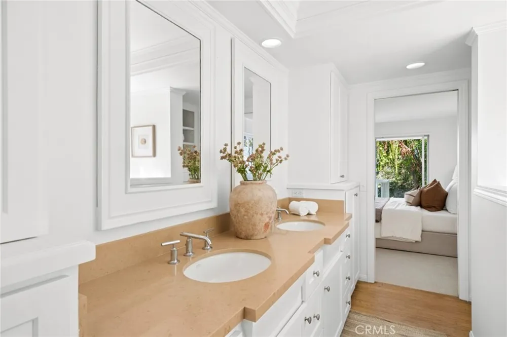 608 Saint James Place Newport Beach, CA 92663