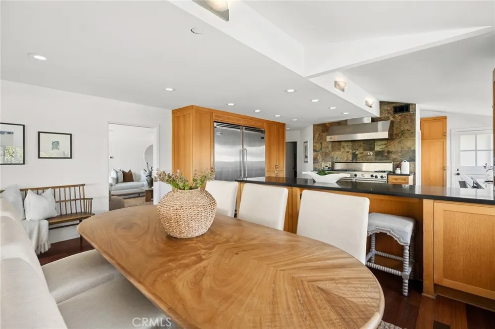 608 Saint James Place Newport Beach, CA 92663