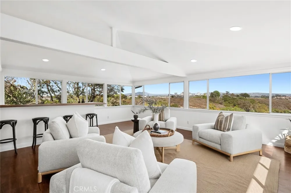 608 Saint James Place Newport Beach, CA 92663