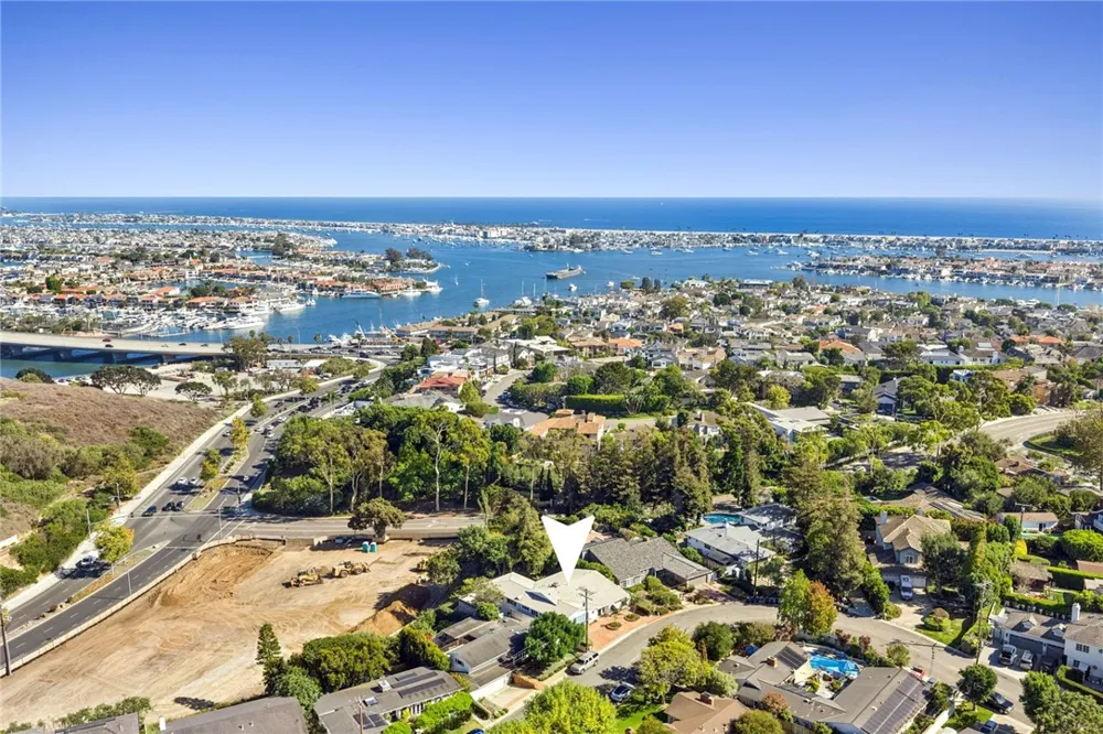 608 Saint James Place Newport Beach, CA 92663