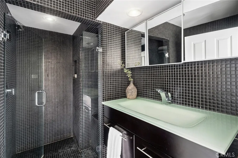 608 Saint James Place Newport Beach, CA 92663