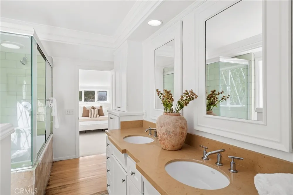 608 Saint James Place Newport Beach, CA 92663