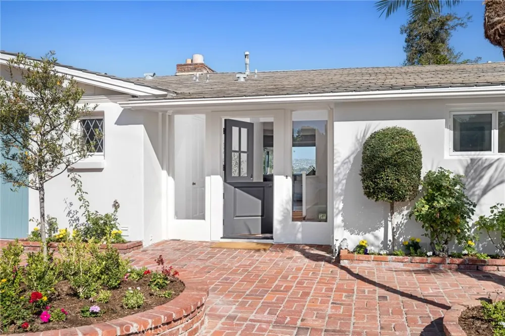 608 Saint James Place Newport Beach, CA 92663