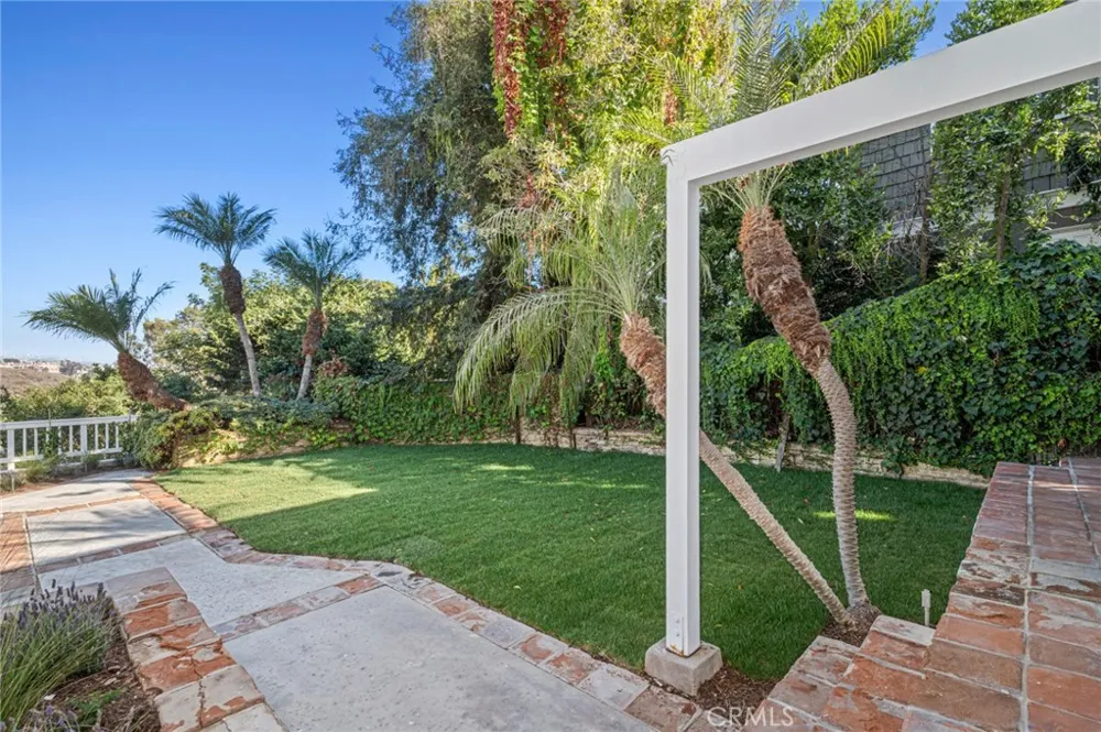 608 Saint James Place Newport Beach, CA 92663