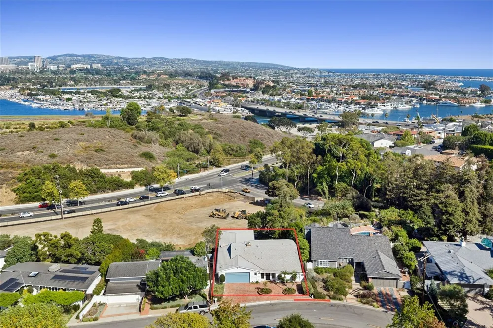 608 Saint James Place Newport Beach, CA 92663