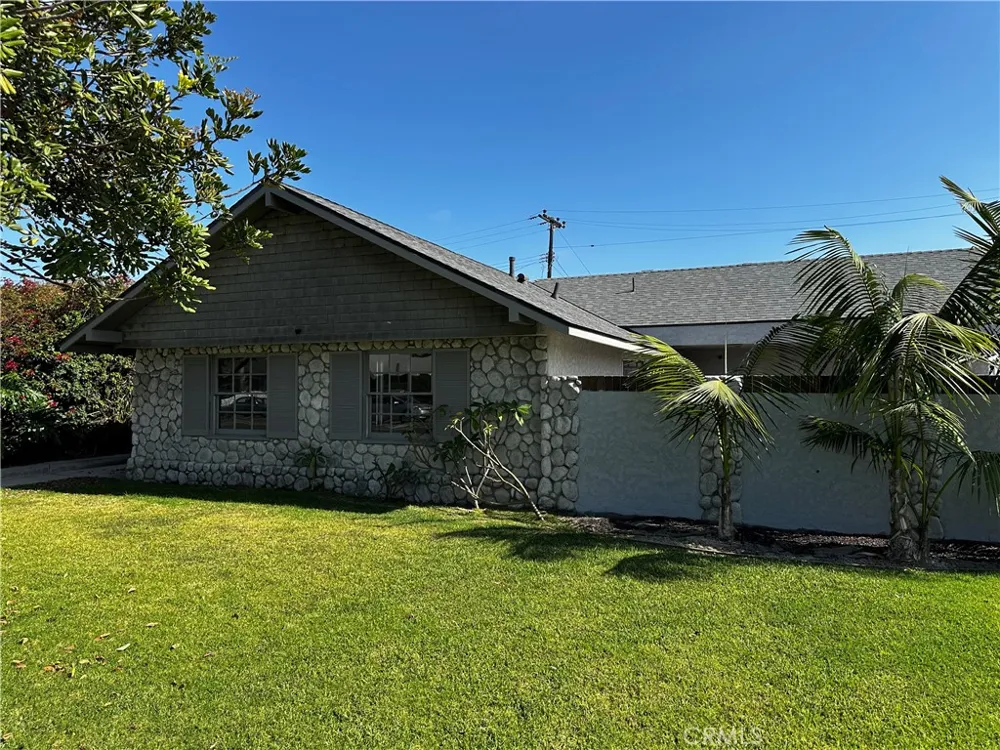 8232 Indianapolis Huntington Beach, CA 92646