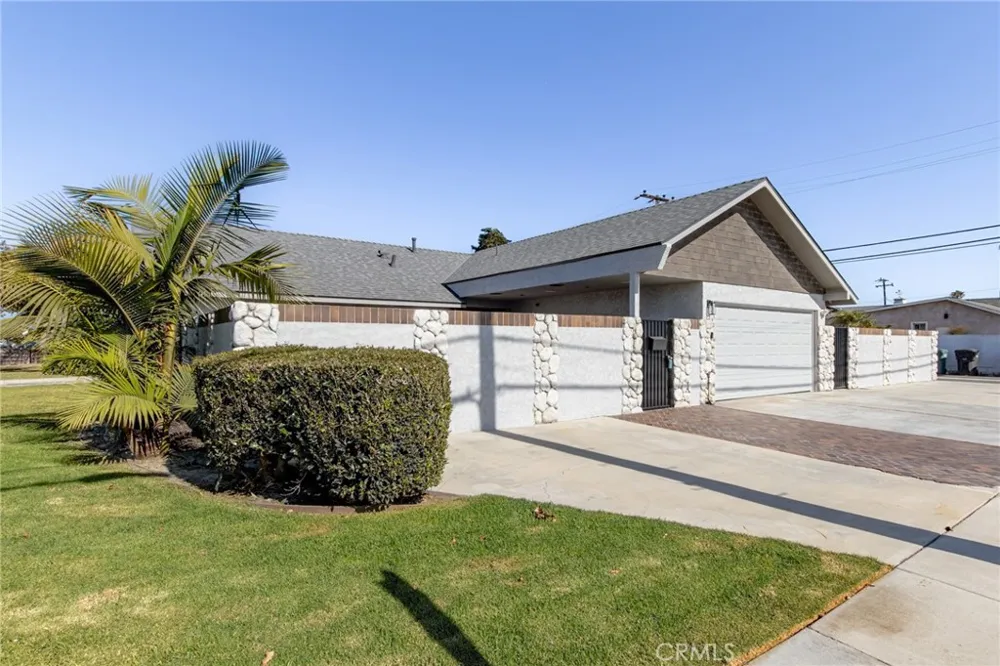 8232 Indianapolis Huntington Beach, CA 92646