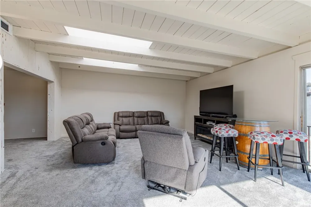 8232 Indianapolis Huntington Beach, CA 92646