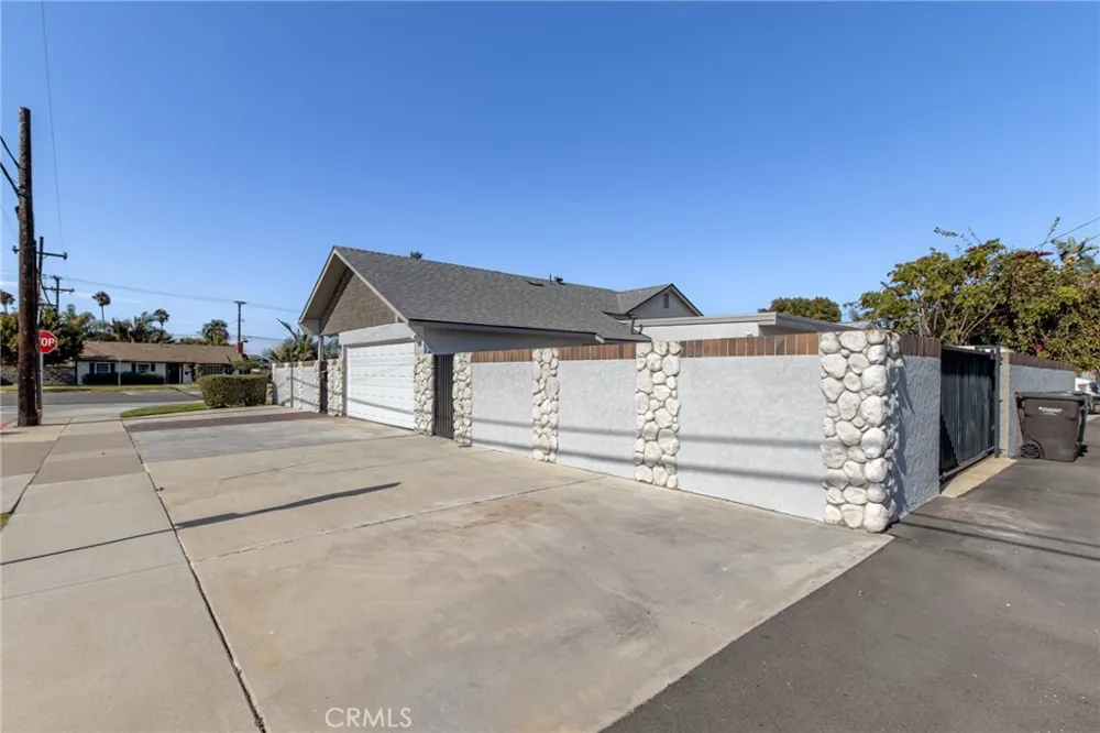 8232 Indianapolis Huntington Beach, CA 92646