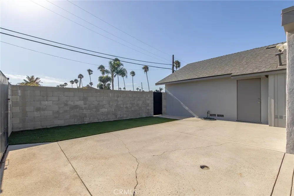 8232 Indianapolis Huntington Beach, CA 92646