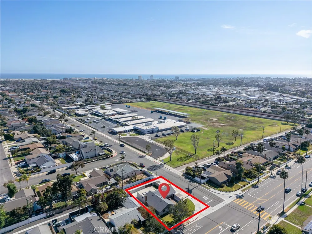 8232 Indianapolis Huntington Beach, CA 92646