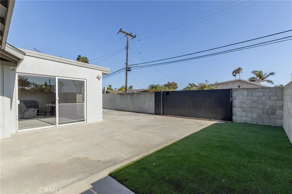 8232 Indianapolis Huntington Beach, CA 92646