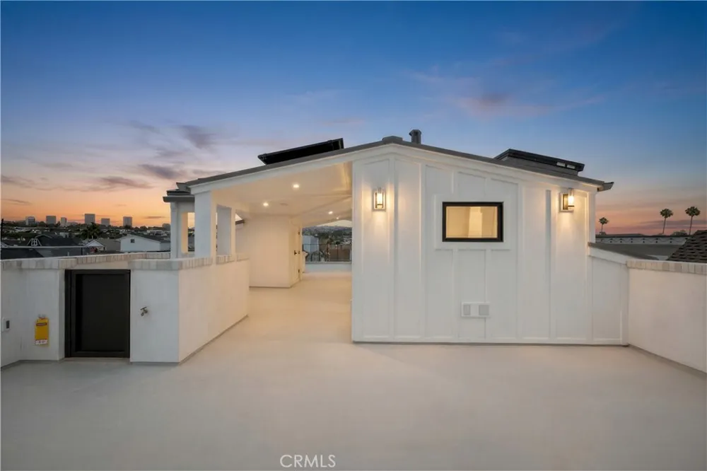 225 Diamond Newport Beach, CA 92662