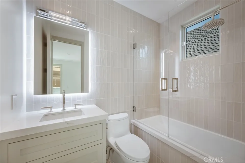 225 Diamond Newport Beach, CA 92662