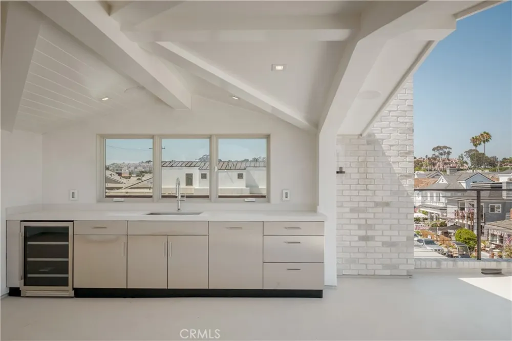 225 Diamond Newport Beach, CA 92662