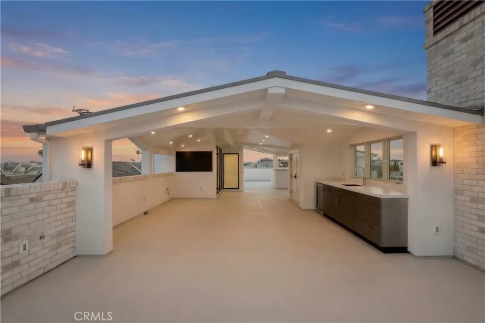 225 Diamond Newport Beach, CA 92662