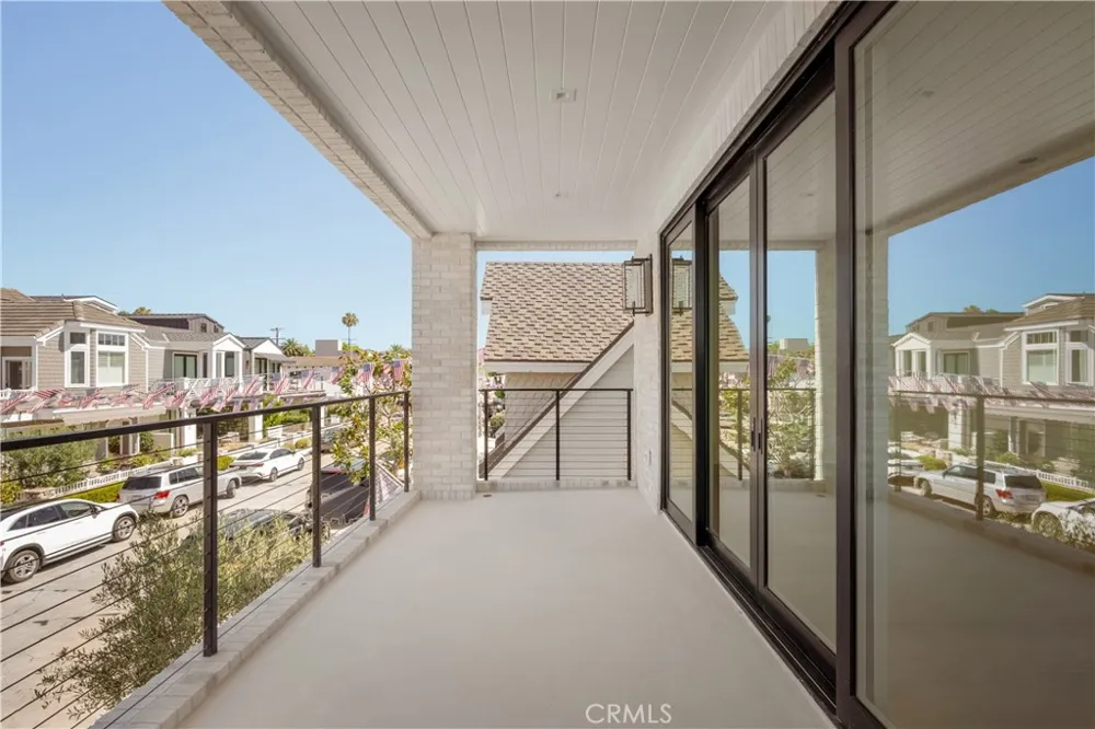 225 Diamond Newport Beach, CA 92662