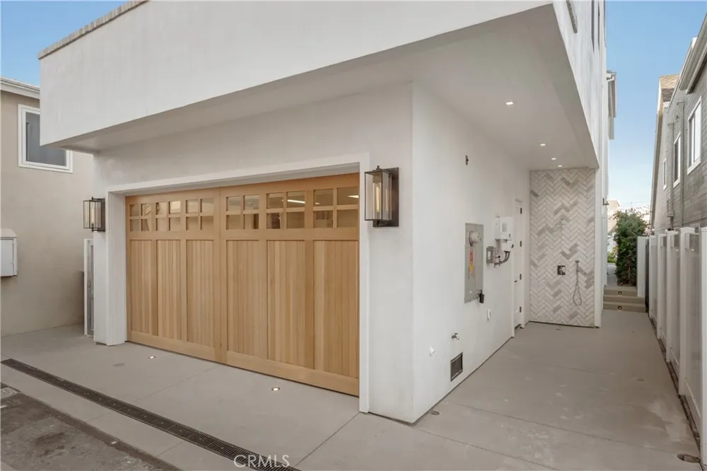 225 Diamond Newport Beach, CA 92662