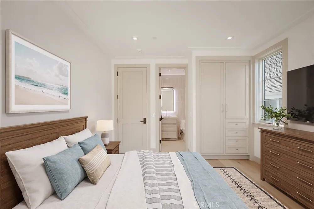 225 Diamond Newport Beach, CA 92662