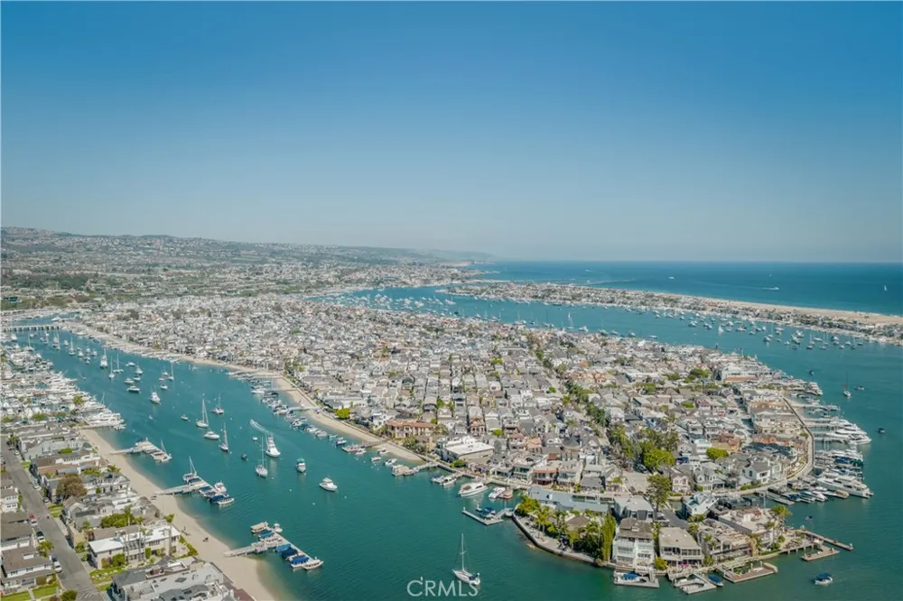 225 Diamond Newport Beach, CA 92662