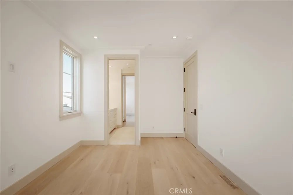 225 Diamond Newport Beach, CA 92662