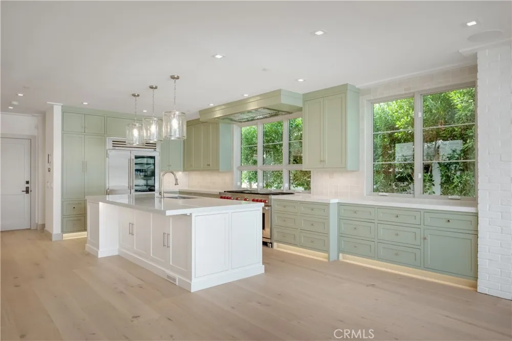 225 Diamond Newport Beach, CA 92662
