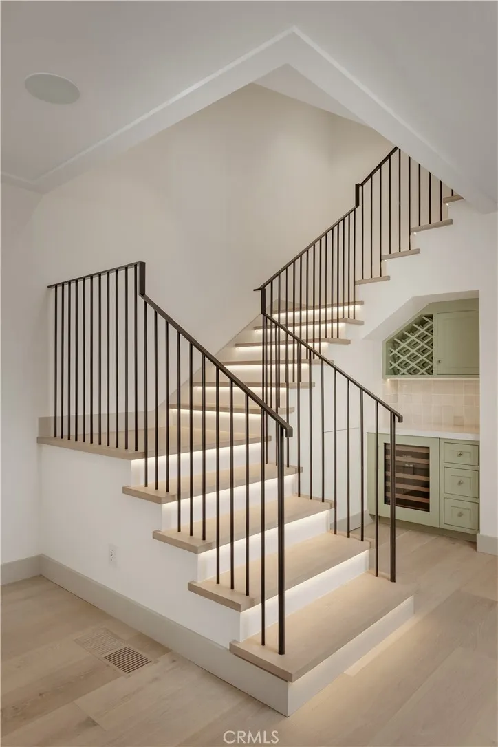 225 Diamond Newport Beach, CA 92662