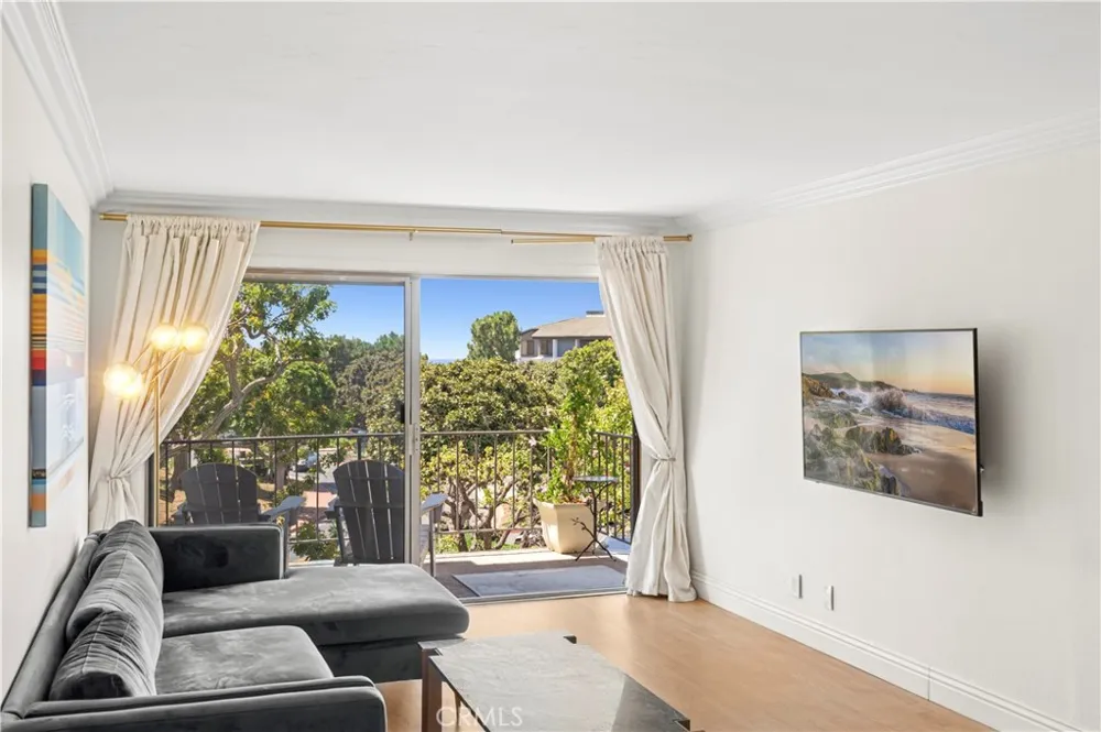 300 Cagney #206 Newport Beach, CA 92663
