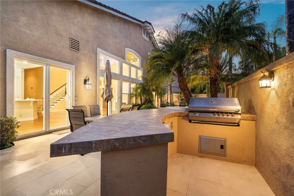 7593 E Endemont Court Anaheim, CA 92808