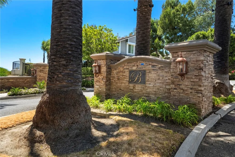 7593 E Endemont Court Anaheim, CA 92808