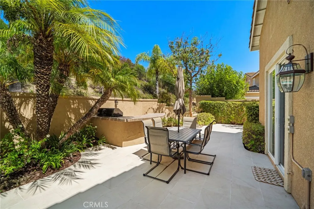 7593 E Endemont Court Anaheim, CA 92808