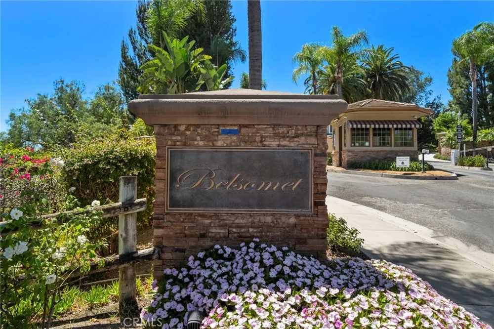 7593 E Endemont Court Anaheim, CA 92808