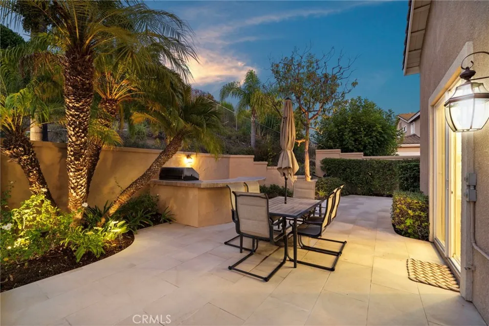 7593 E Endemont Court Anaheim, CA 92808