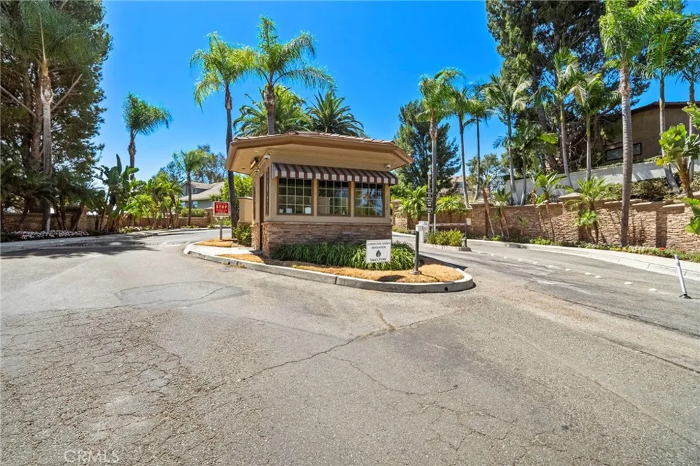 7593 E Endemont Court Anaheim, CA 92808