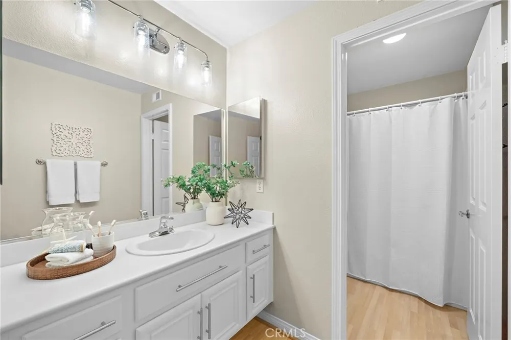 7593 E Endemont Court Anaheim, CA 92808