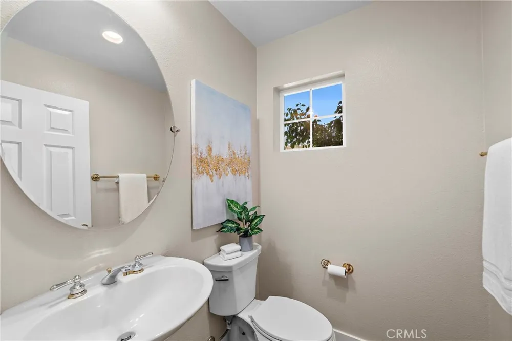 7593 E Endemont Court Anaheim, CA 92808
