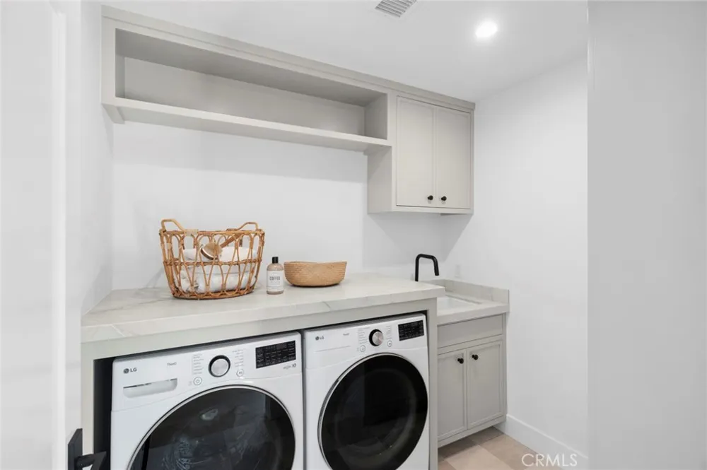 2501 Via Marina Newport Beach, CA 92660