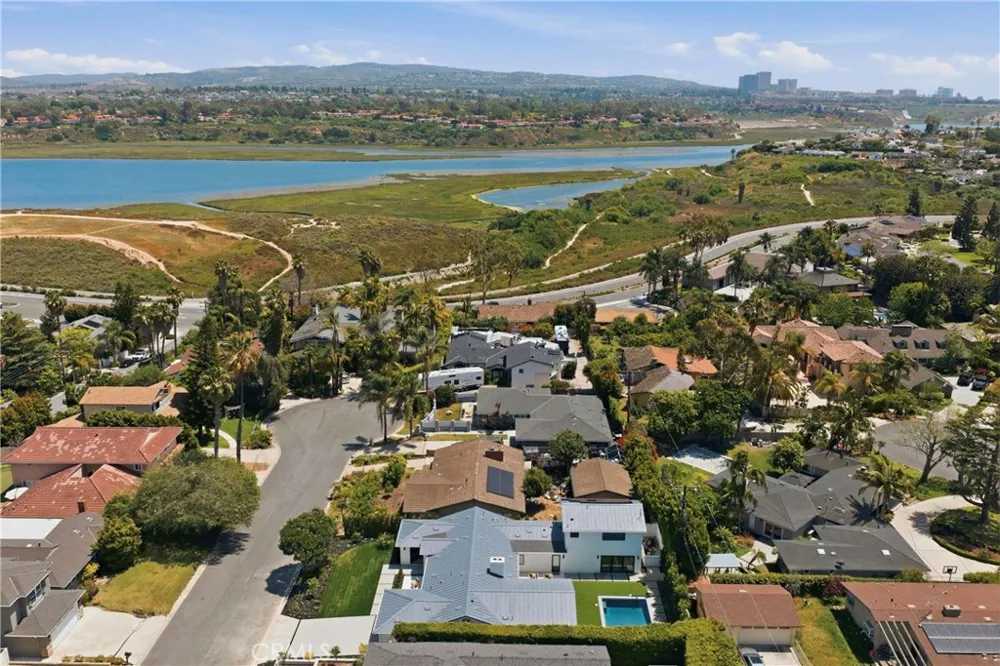 2501 Via Marina Newport Beach, CA 92660