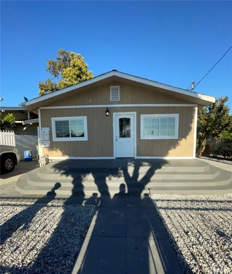 6208 Holmes