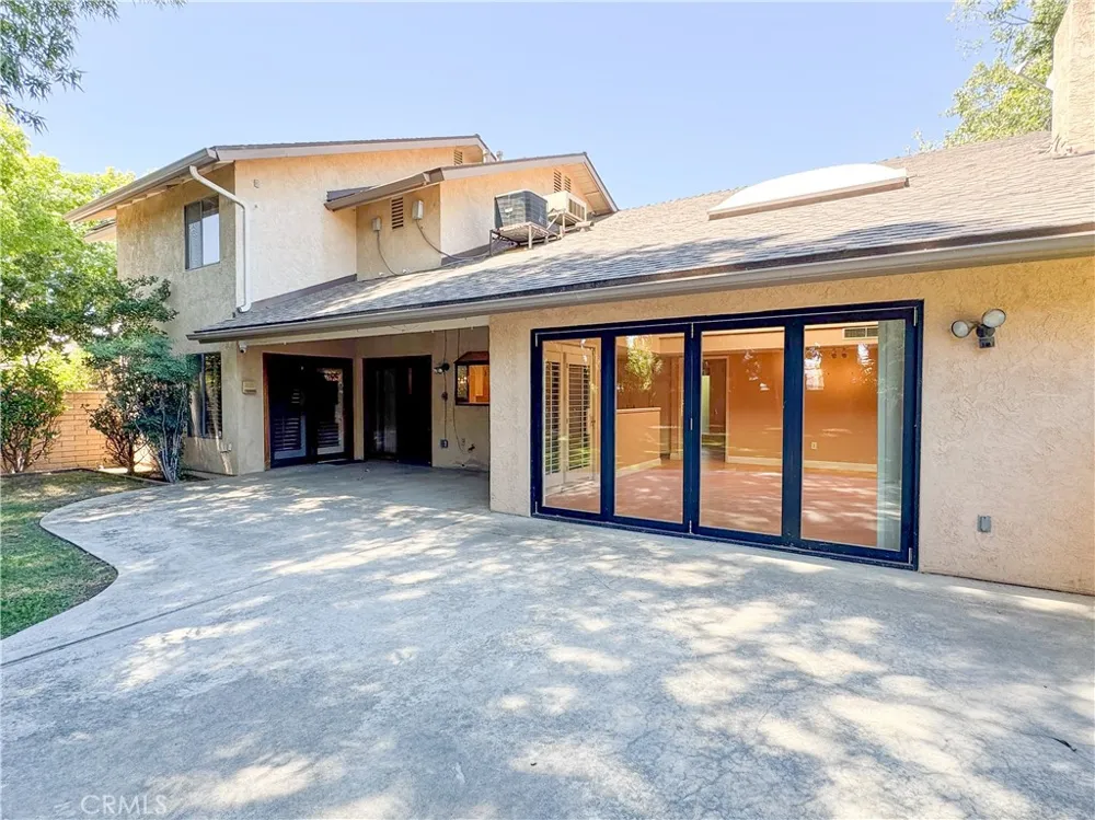 2200 El Portal Drive #9 Bakersfield, CA 93309