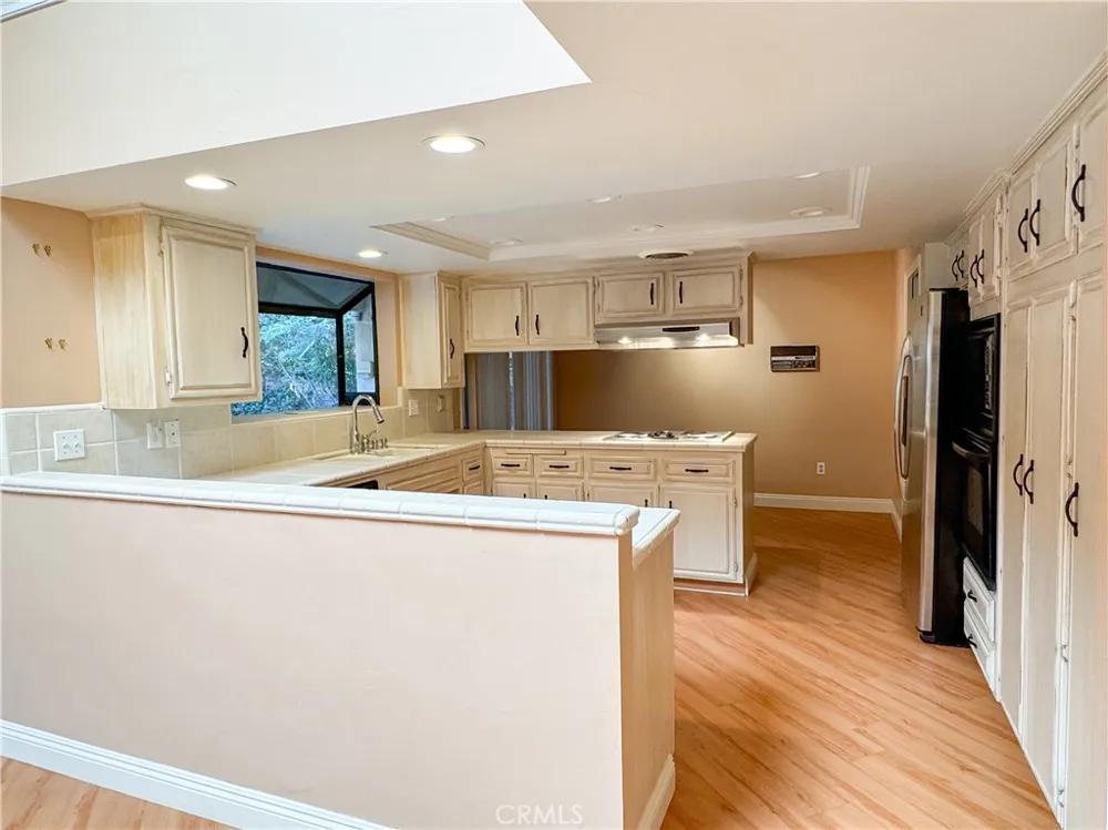 2200 El Portal Drive #9 Bakersfield, CA 93309