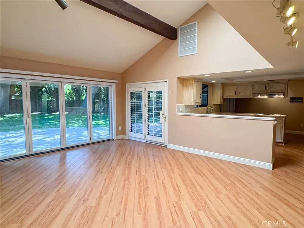 2200 El Portal Drive #9 Bakersfield, CA 93309