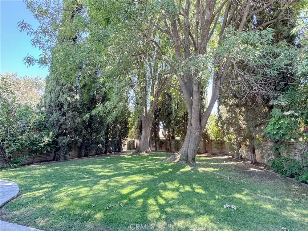 2200 El Portal Drive #9 Bakersfield, CA 93309