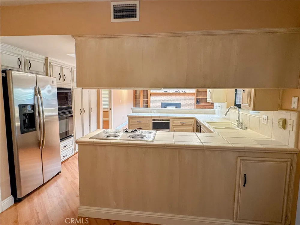 2200 El Portal Drive #9 Bakersfield, CA 93309