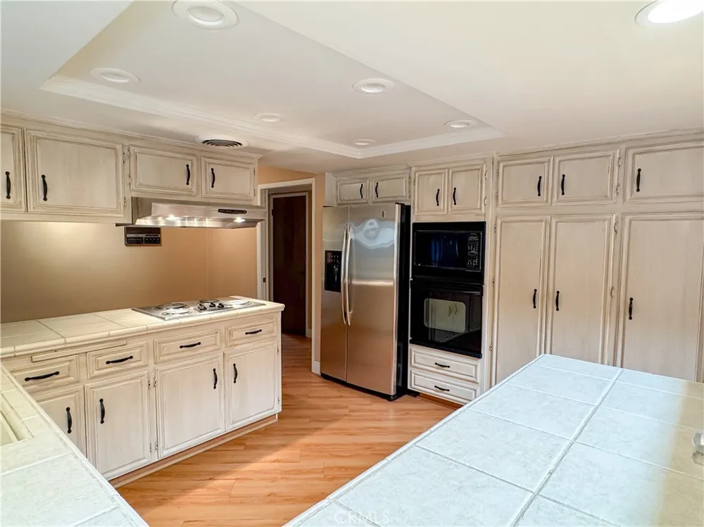 2200 El Portal Drive #9 Bakersfield, CA 93309