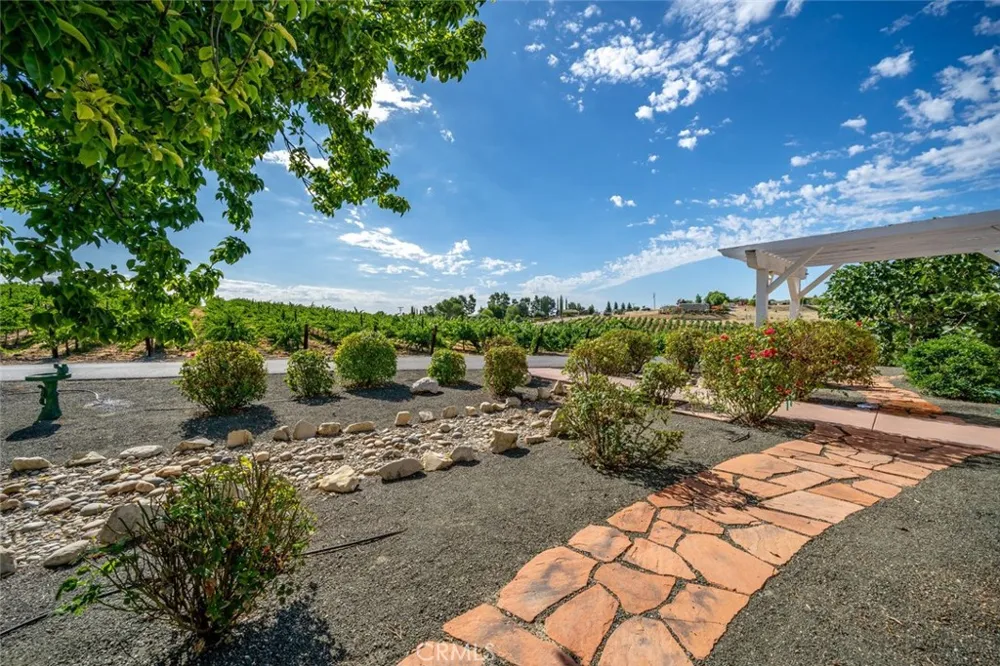 6172 Hawk Ridge Place San Miguel, CA 93451
