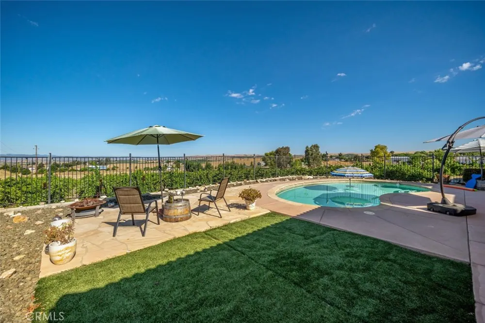 6172 Hawk Ridge Place San Miguel, CA 93451
