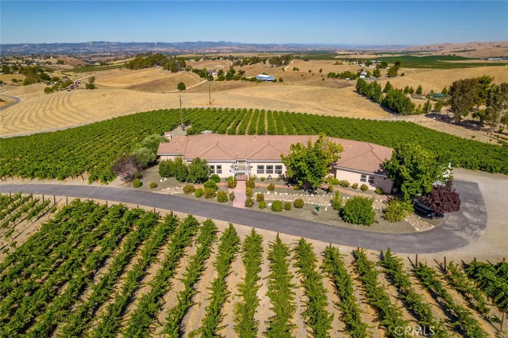 6172 Hawk Ridge Place San Miguel, CA 93451